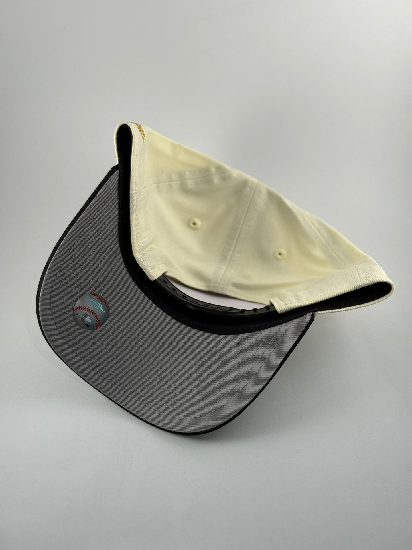 GORRA NEW ERA LOS ANGELES DODGERS 'METAL BADGE'