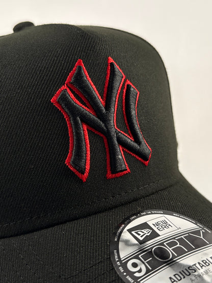 GORRA NEW ERA YANKEES BLACK AND RED