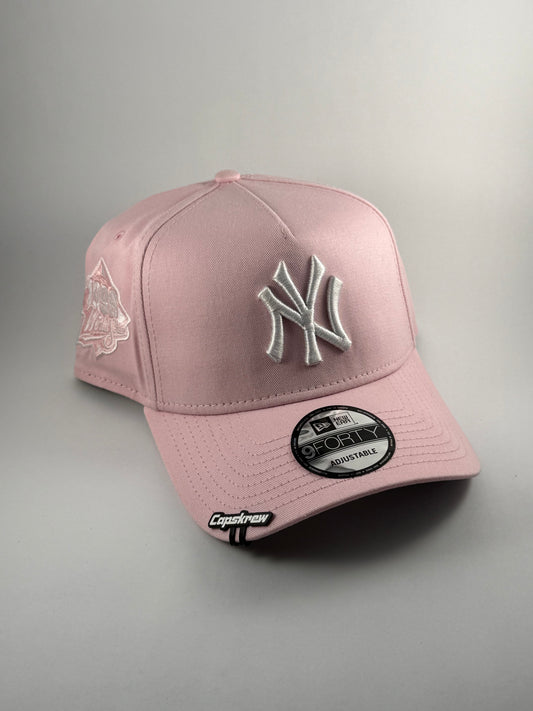 GORRA NEW ERA YANKEES “BABY PINK WORD SERIES 1999”