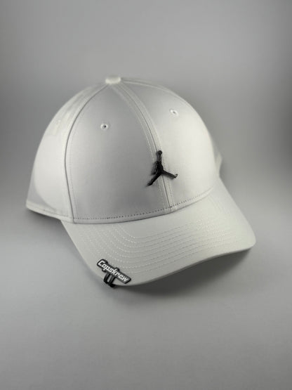 GORRA JORDAN POLIESTER LOGO METÁLICO BLANCA