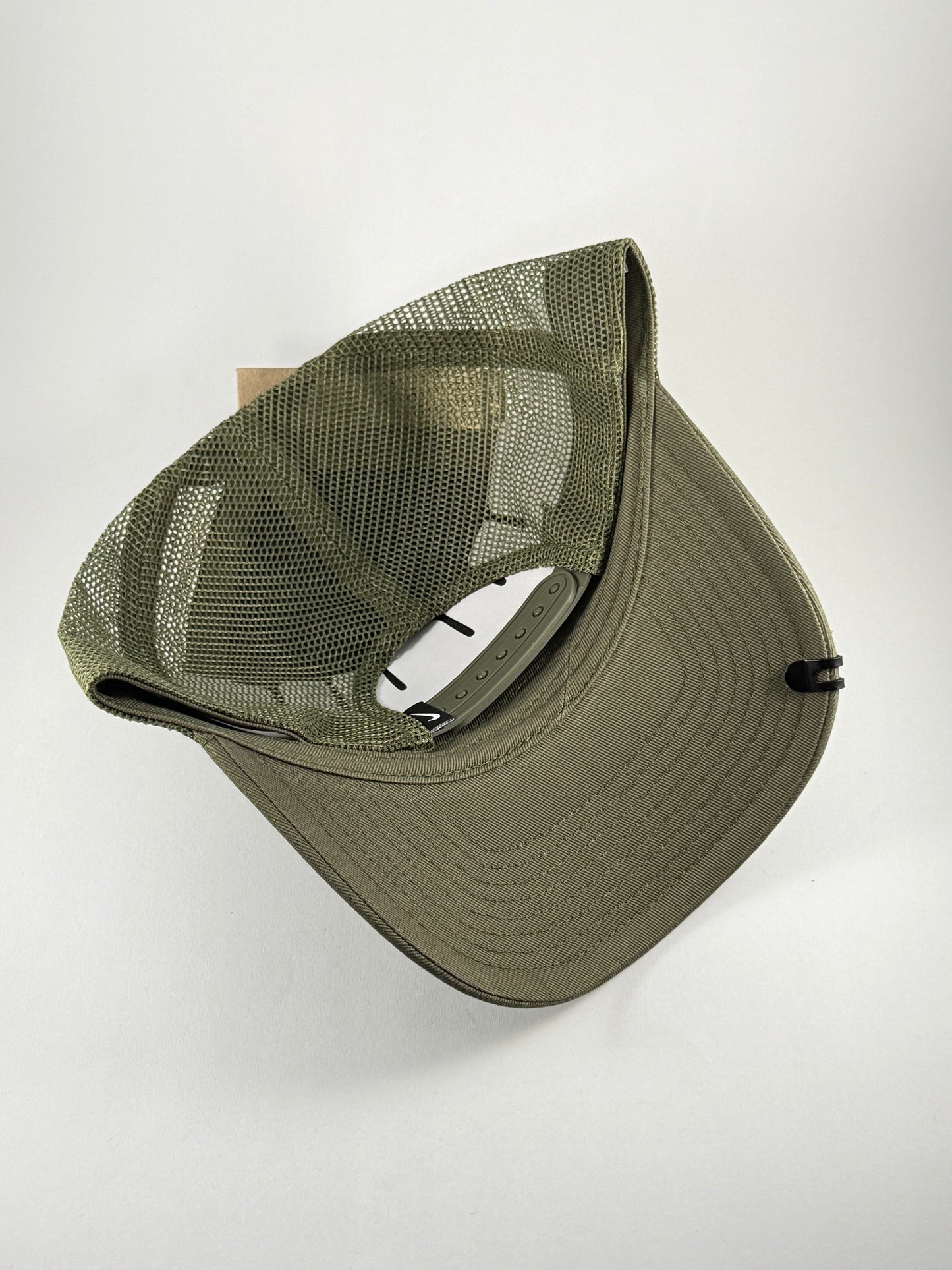 GORRA NIKE TRUCKER VERDE OLIVA