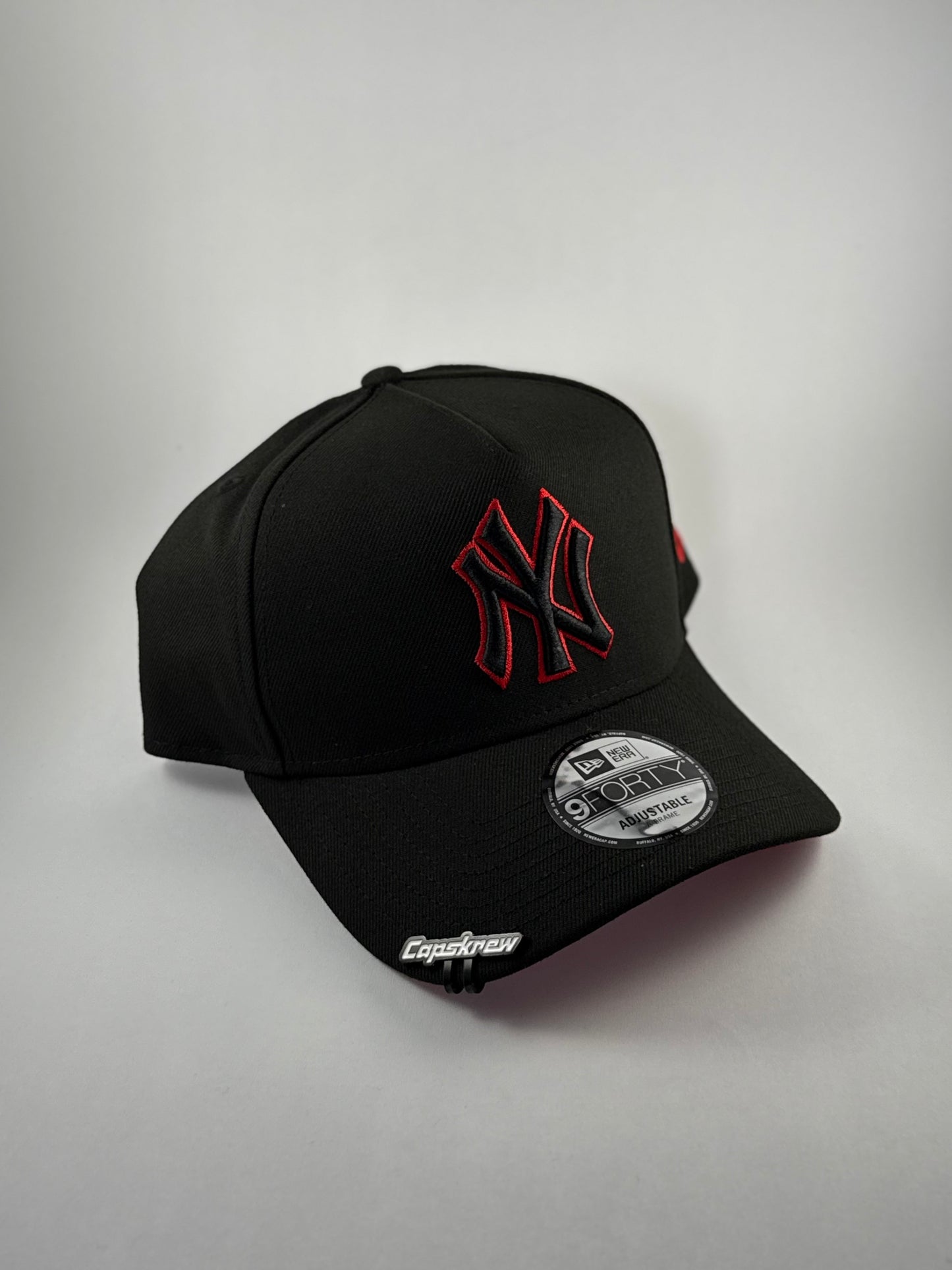 GORRA NEW ERA YANKEES BLACK AND RED