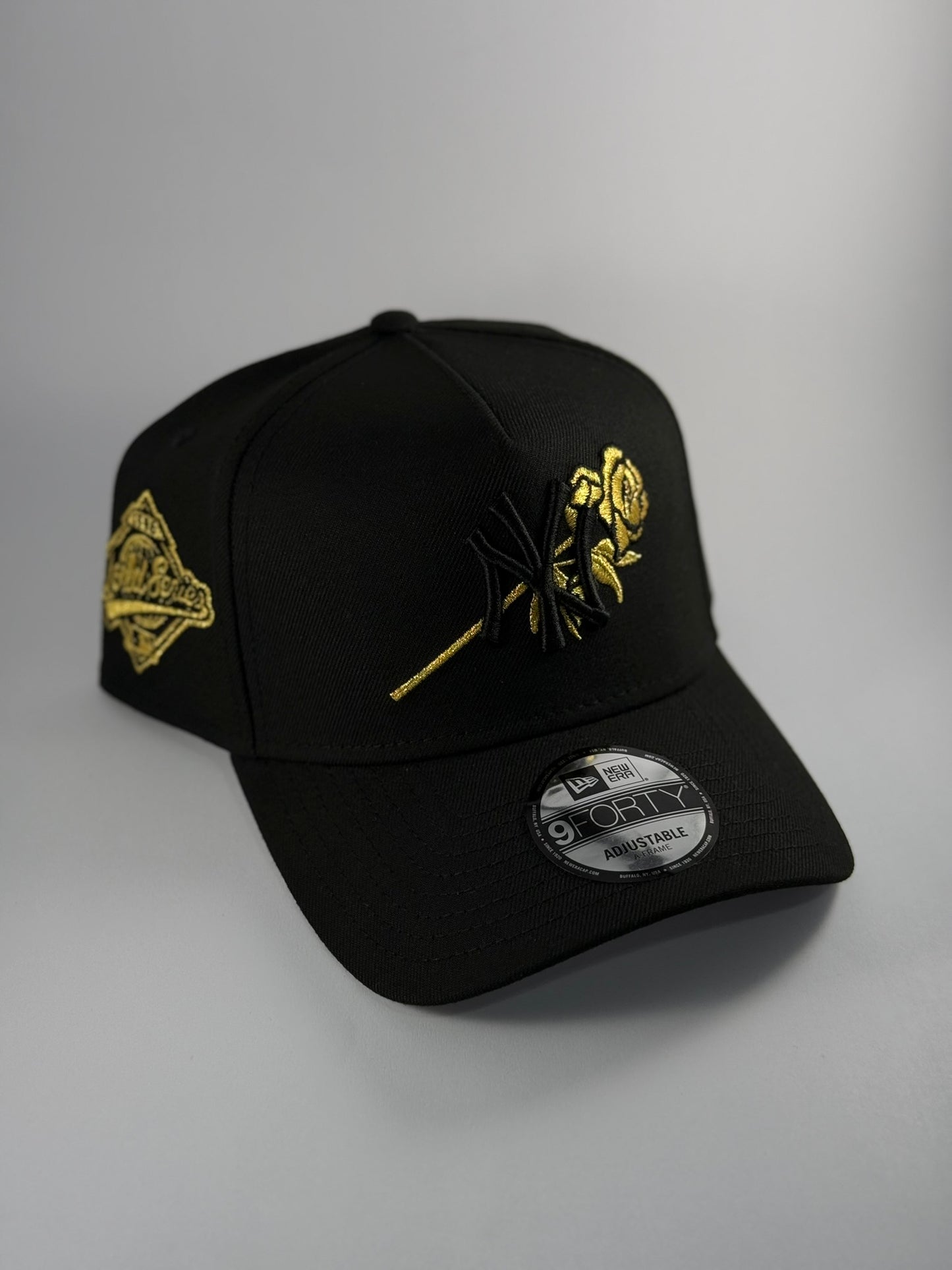 GORRA NEW ERA NEW YORK YANKEES NEGRA GOLDEN ROSE