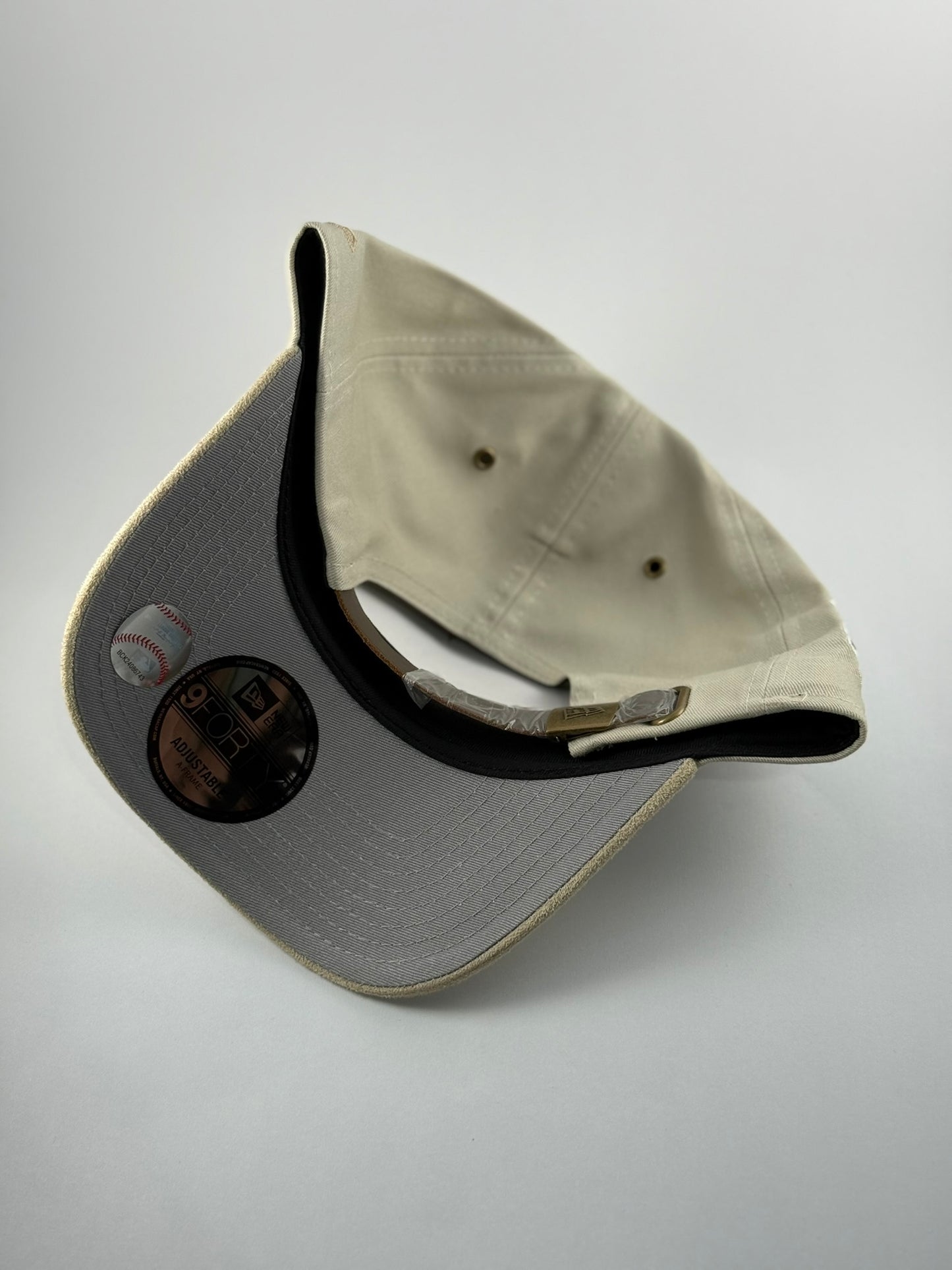 GORRA NEW ERA NEW YORK YANKEES 'CREAM SUEDE'
