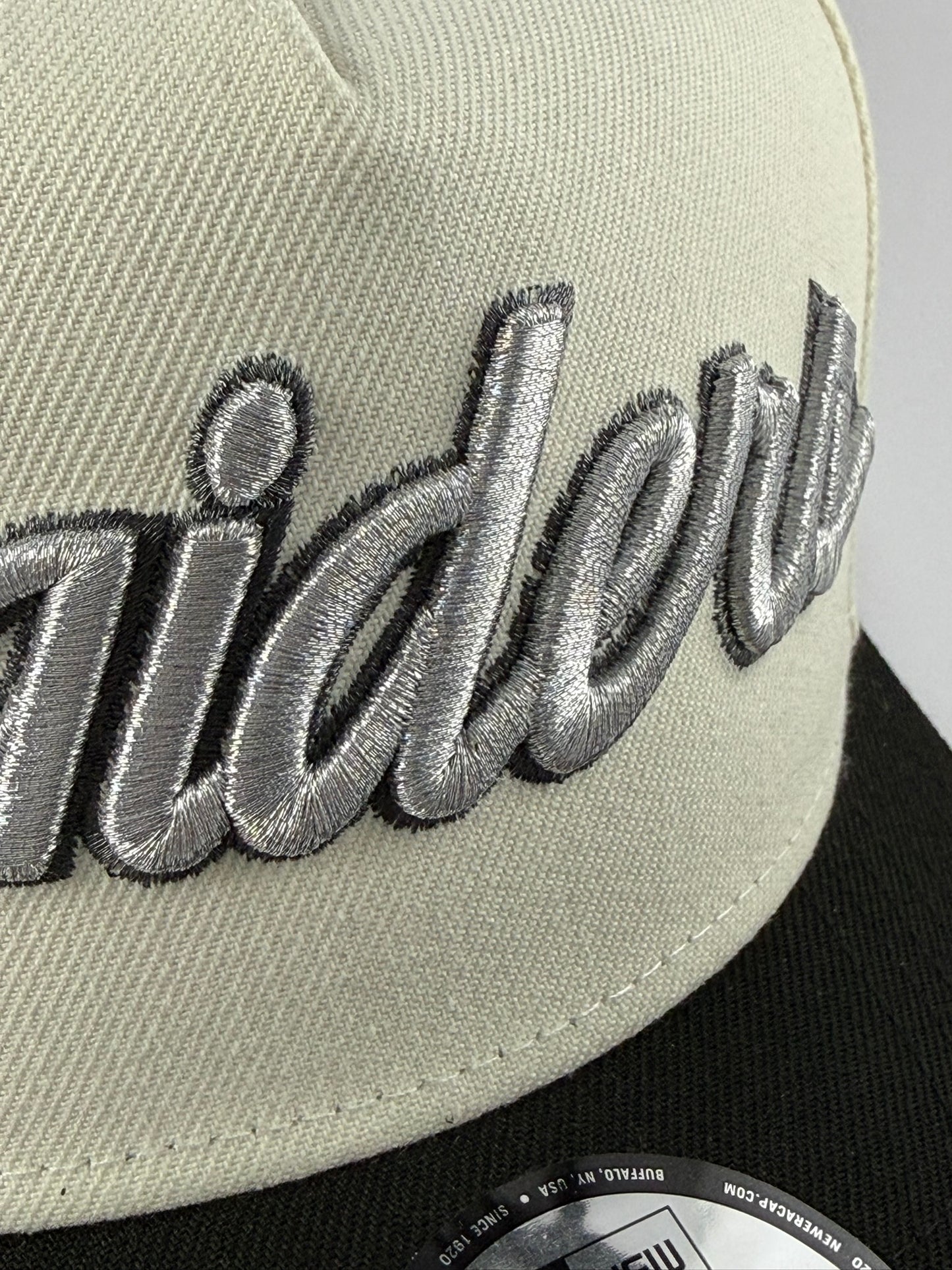 GORRA NEW ERA LAS VEGAS RAIDERS '50 ANNIVERSAY CHROME'