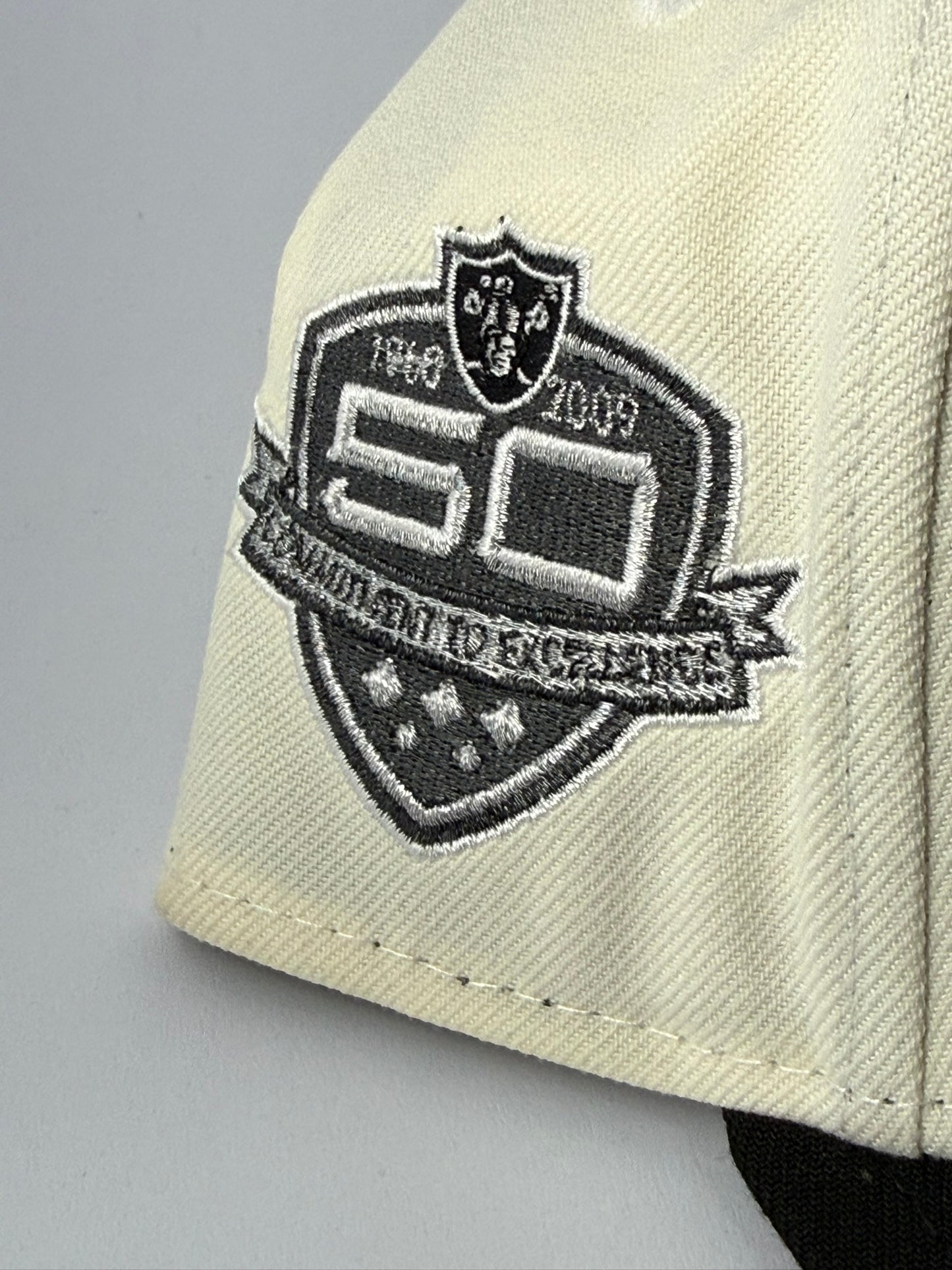 GORRA NEW ERA LAS VEGAS RAIDERS '50 ANNIVERSAY CHROME'
