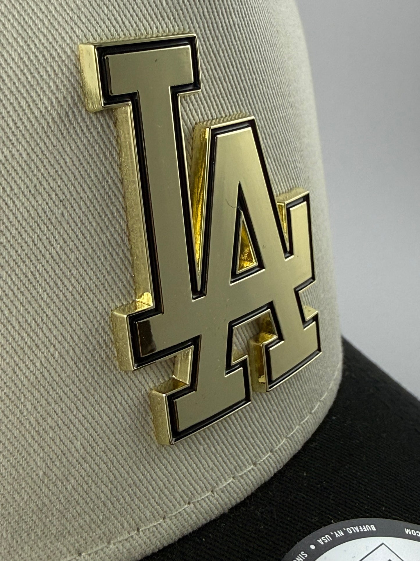 GORRA NEW ERA LOS ANGELES DODGERS 'METAL BADGE'
