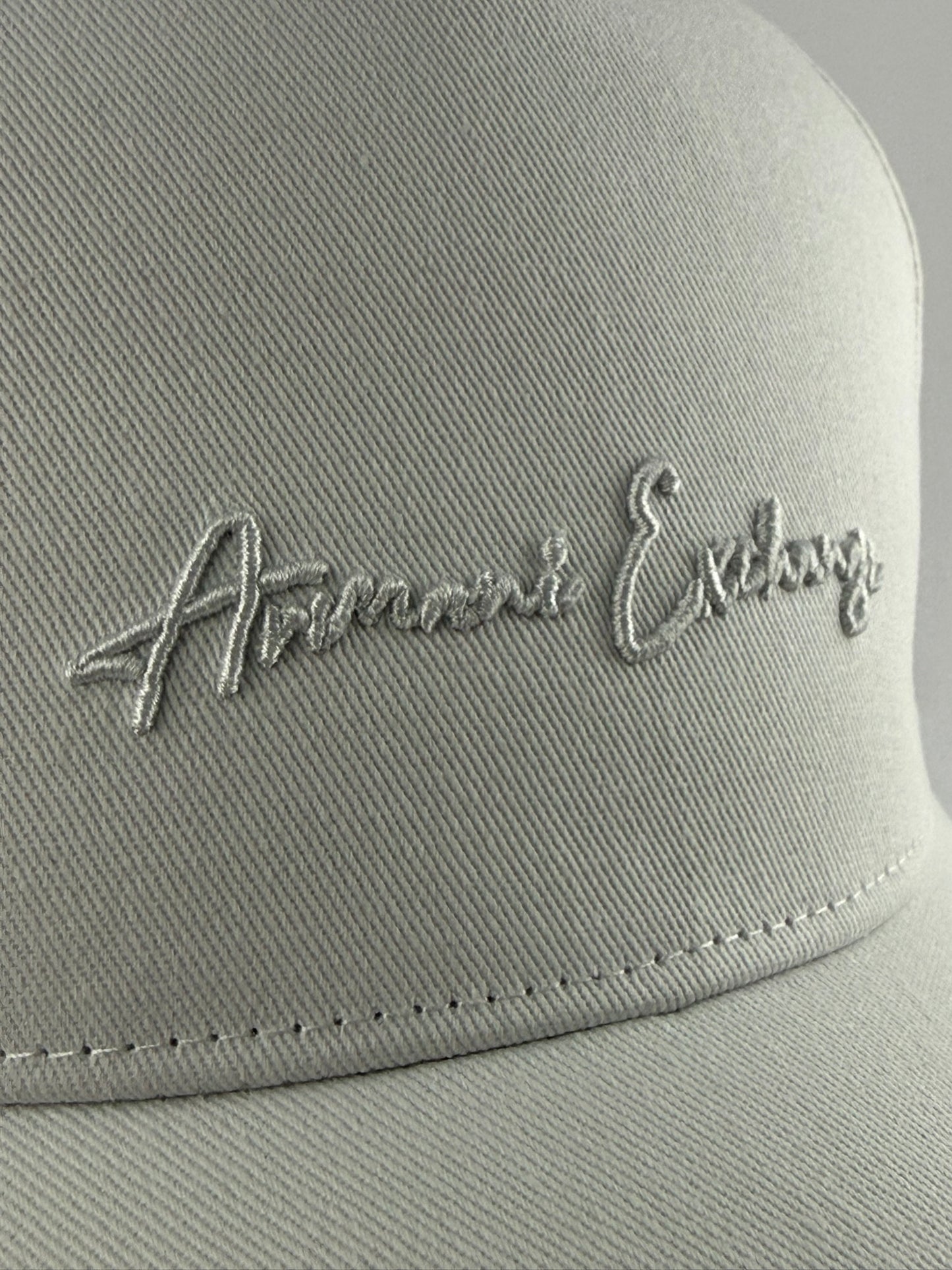 GORRA ARMANI CURSIVA BLANCO