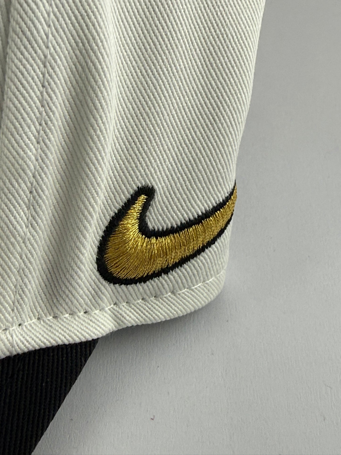 GORRA NIKE A-FRAME DUOTONO LOGO BORDADO