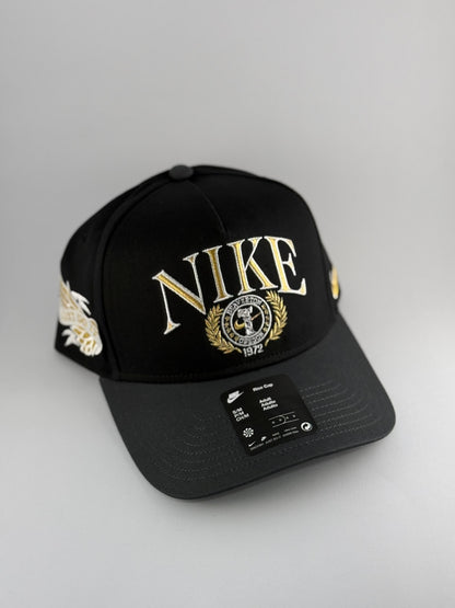 GORRA NIKE A-FRAME DUOTONO LOGO BORDADO NEGRO
