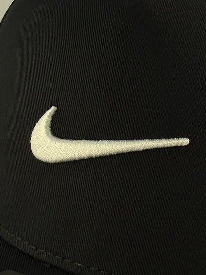 GORRA NIKE LOGO BORDADO CAMIONERA NEGRO