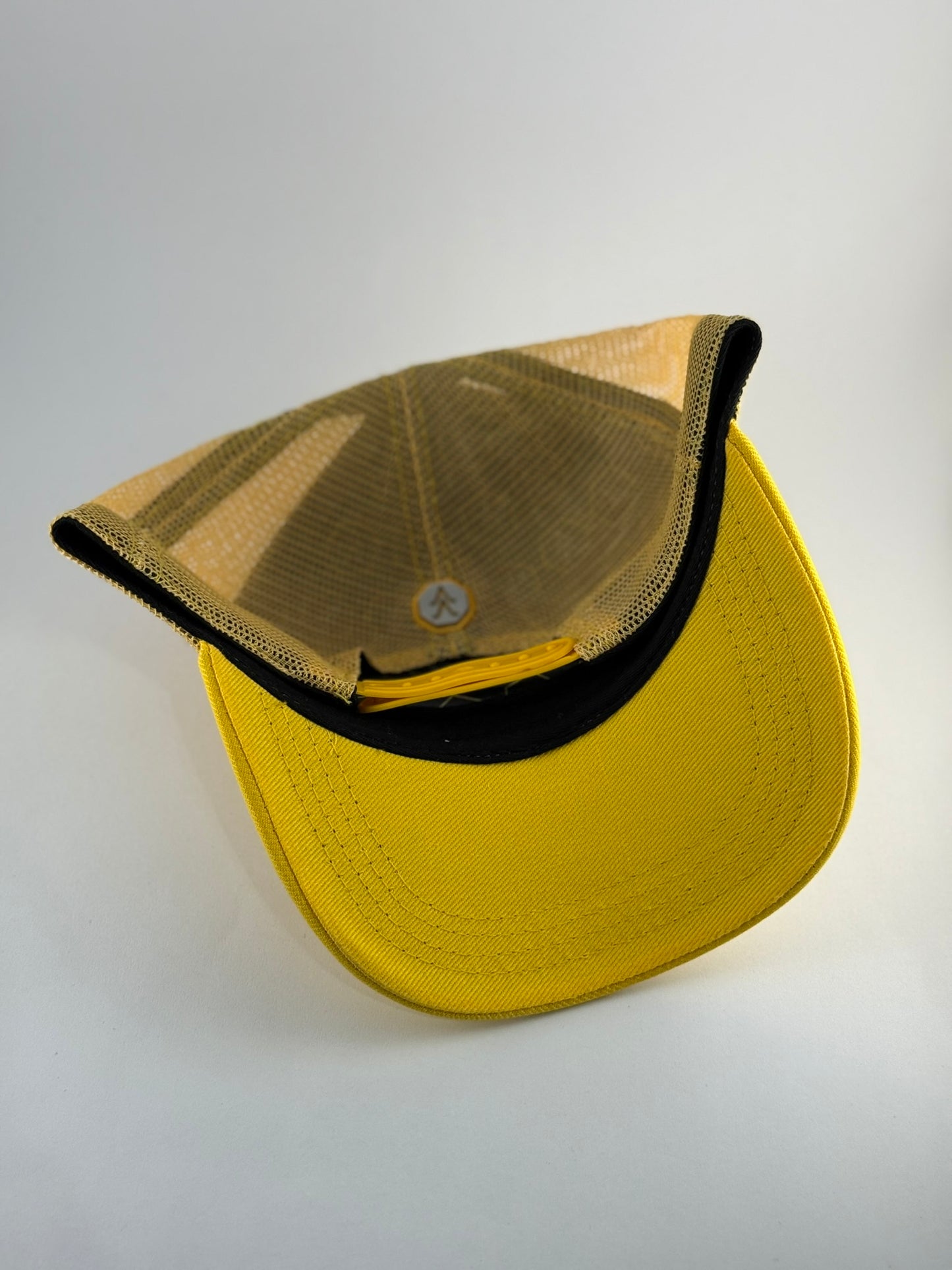 GORRA ALEVATE CAMIONERA TRUCKER AJUSTABLE AMARILLA